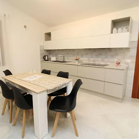 Dolce Mit Meerblick By Interhome