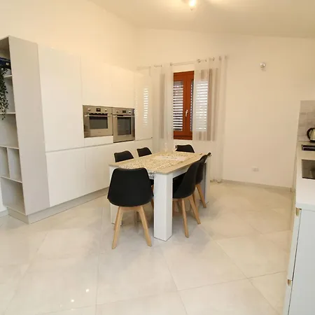 Dolce Mit Meerblick By Interhome